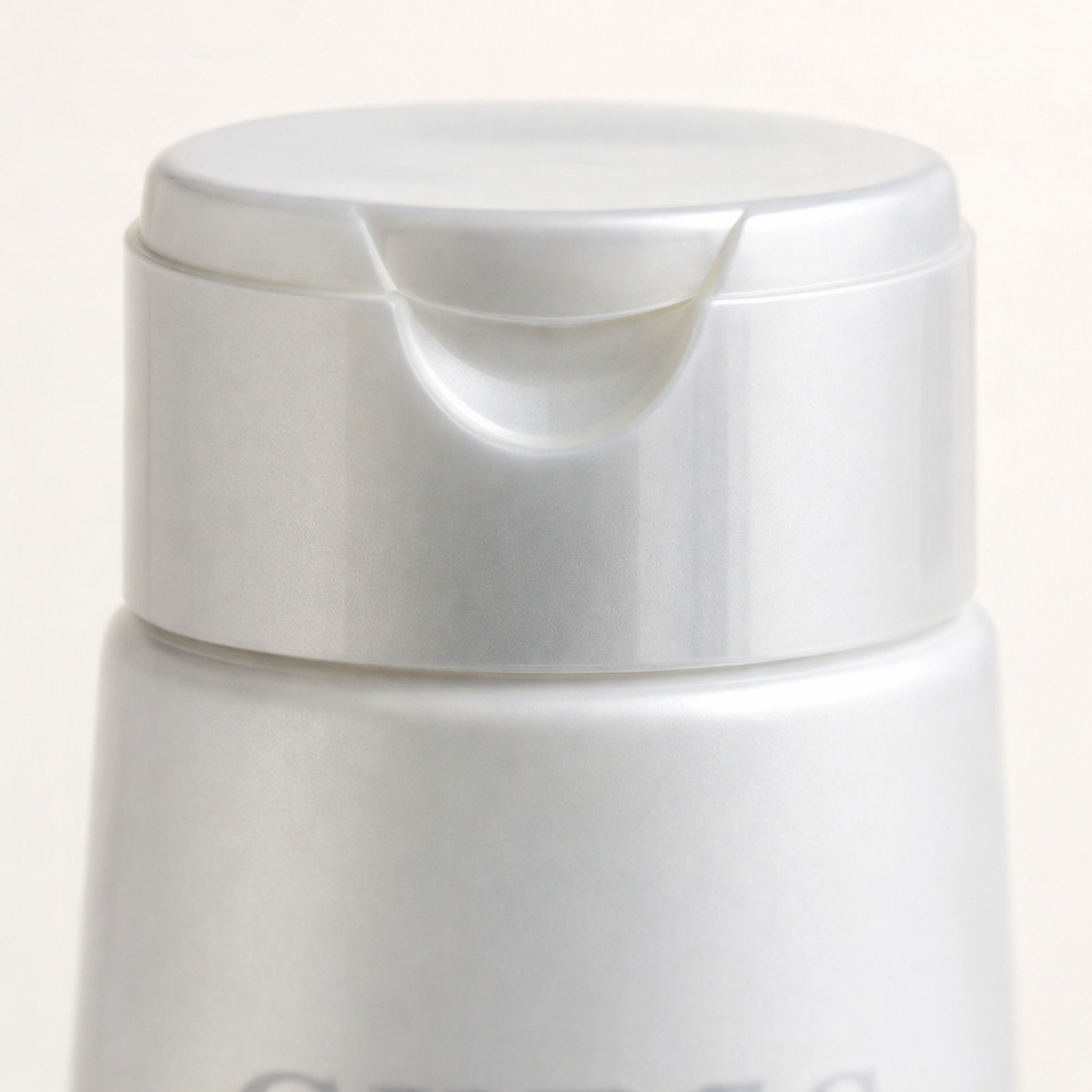 Guess Dare Shower Gel cap macro detail gallery showcase