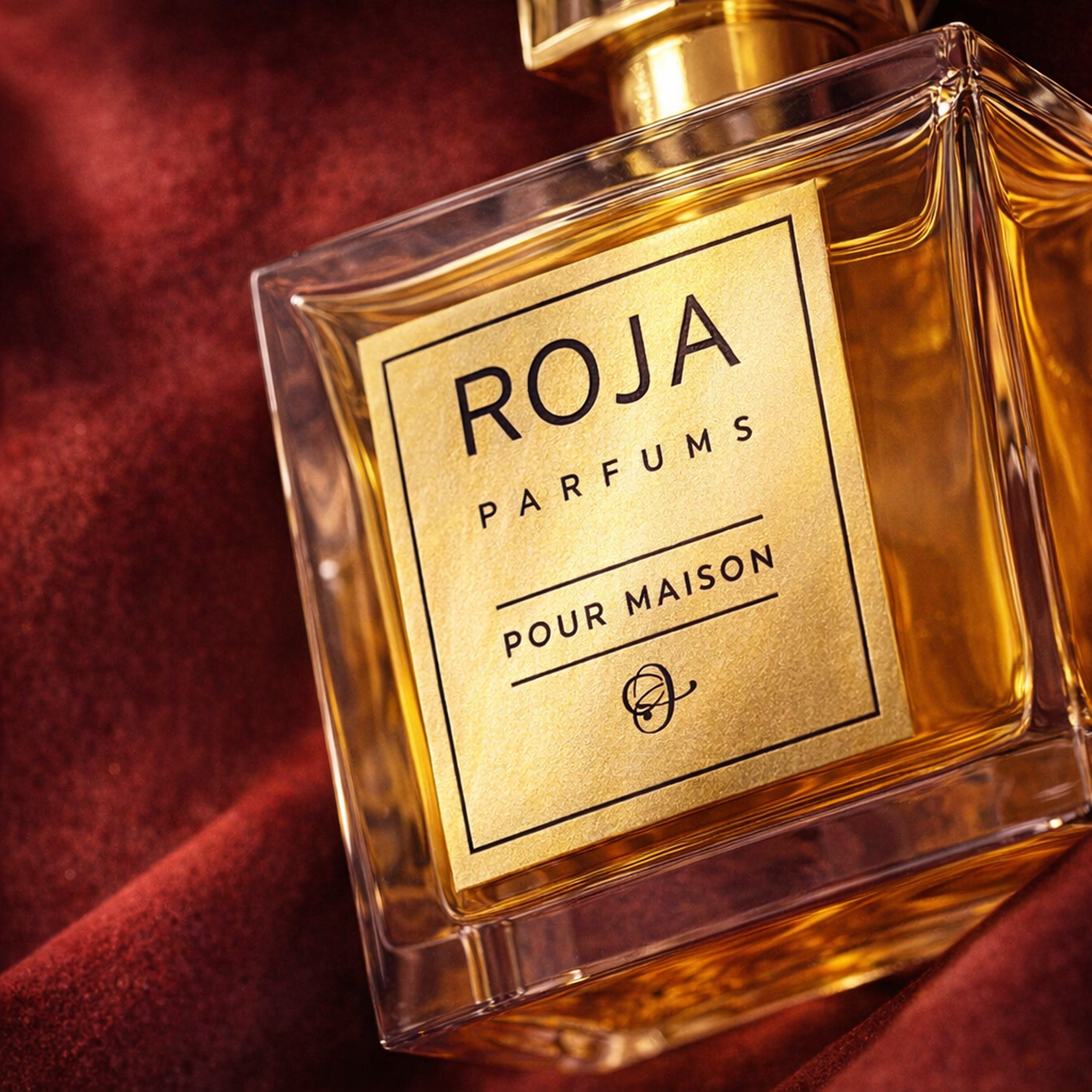 Roja Parfums Amber Aoud Reed Diffuser macro label detail gallery showcase