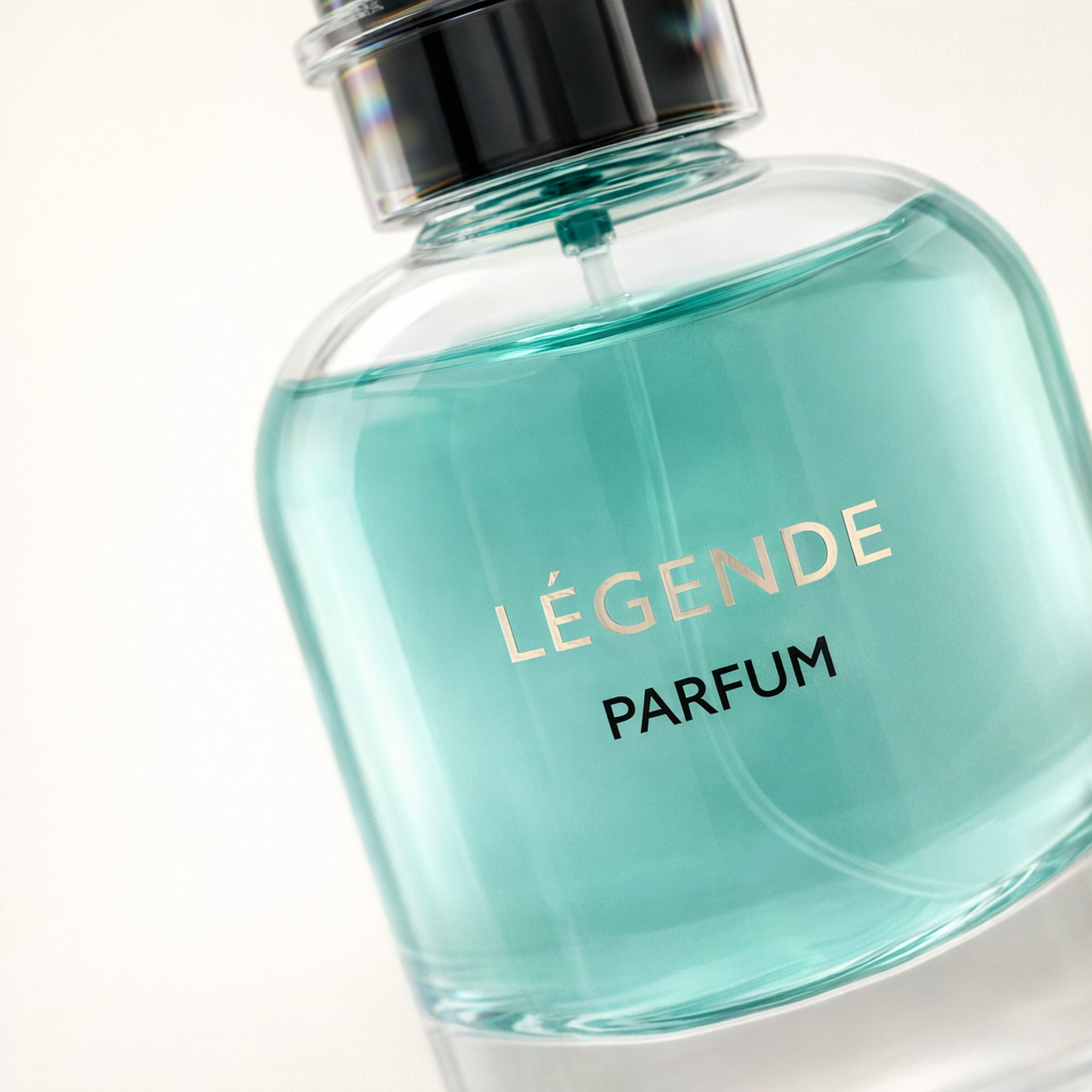 Flavia Legende Parfum macro label detail gallery showcase