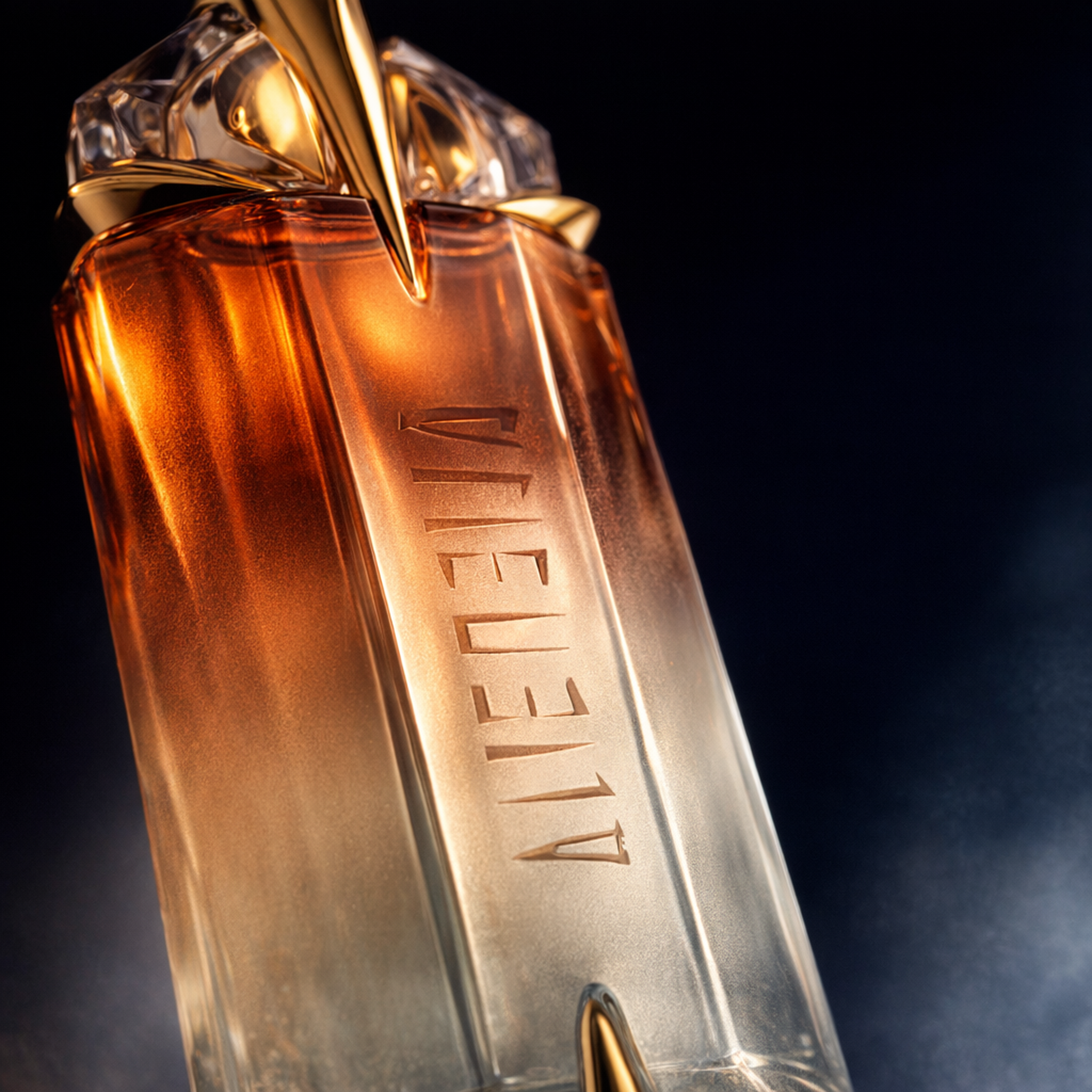 Mugler Alien Musc Mysterieux EDP for Women macro label detail gallery showcase
