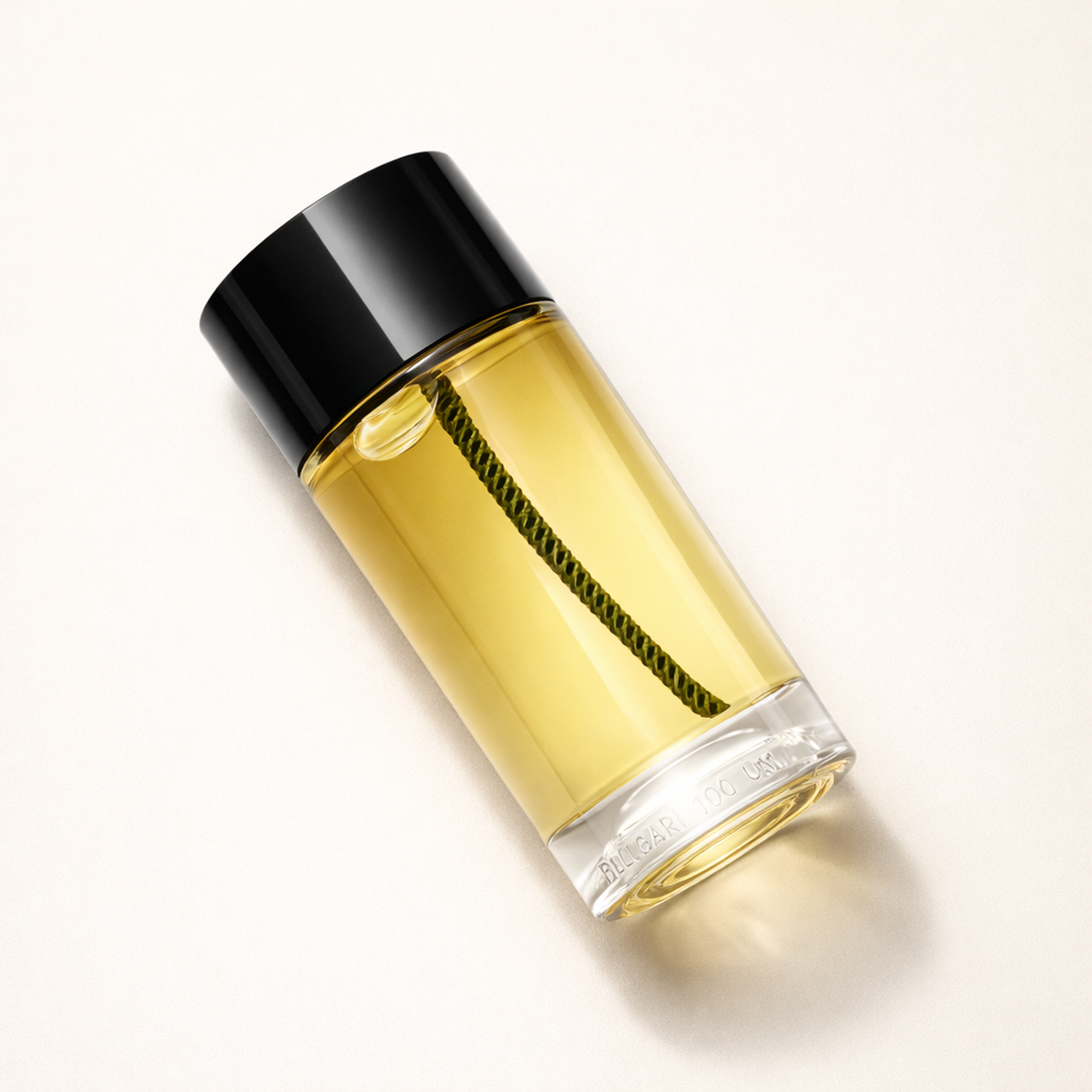 34 Boulevard Saint Germain Diptyque EDT angled still-life gallery showcase