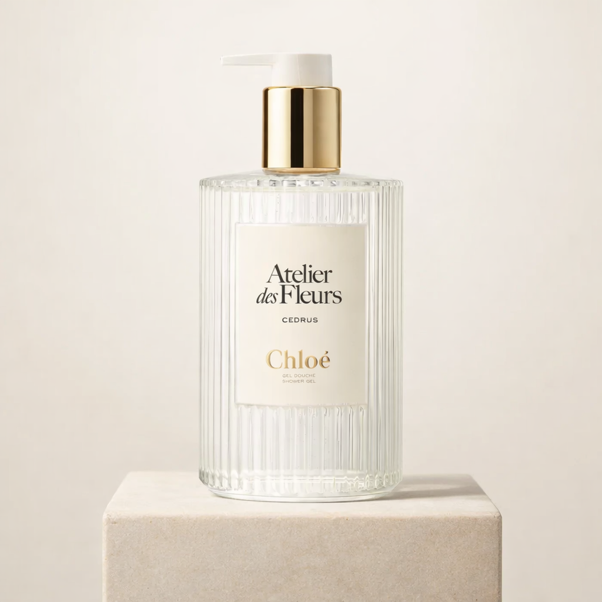 Chloe Atelier Des Fleurs Cedrus Shower Gel upright pedestal gallery showcase