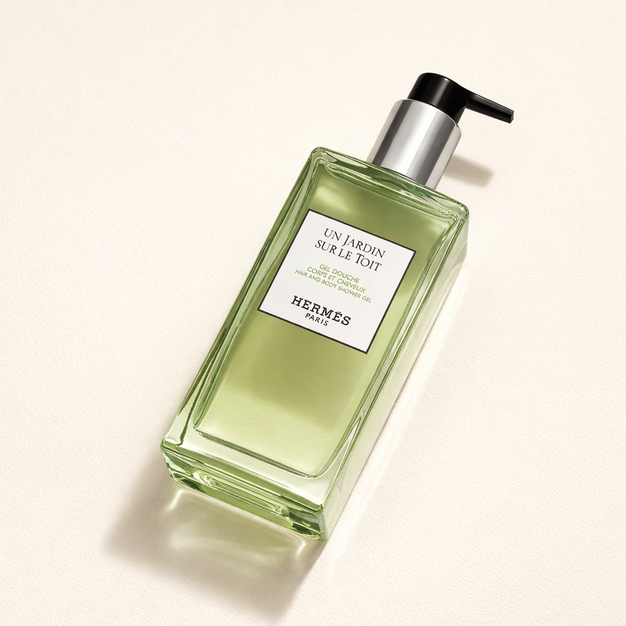 HERMÈS Un Jardin Sur Le Toit Shower Gel angled still-life gallery showcase