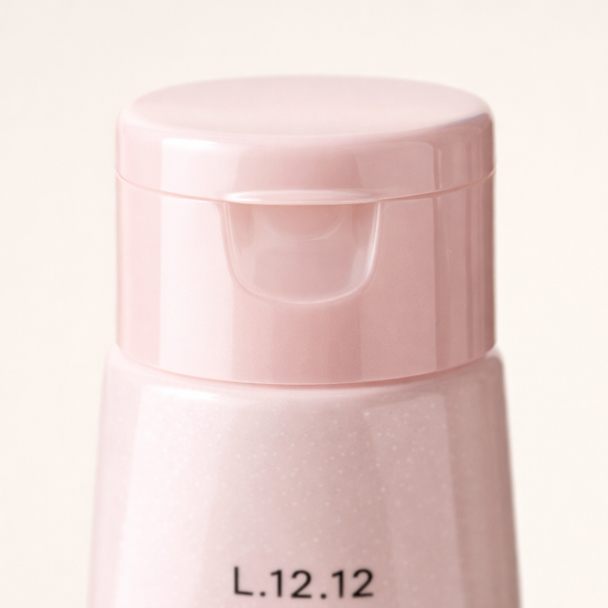 Lacoste L.12.12 Rose Body Lotion cap macro detail gallery showcase